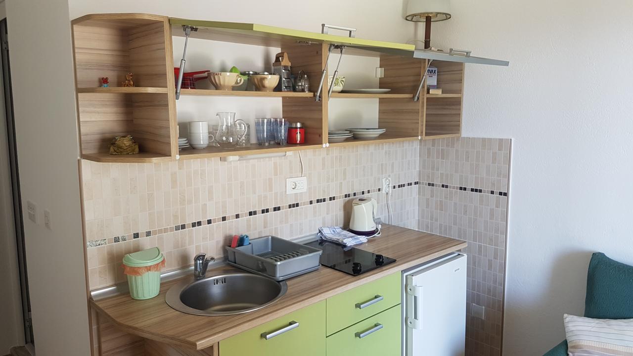 Apartmani Famelja Jovanovic Sveti Stefan Ngoại thất bức ảnh